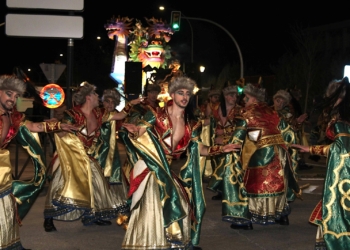 «Mongolia» de «El Burleta» y «El latido de los Andes» de «Attitude» ganan el Desfile Nacional de Carrozas y Comparsas del Carnaval de Tomelloso 2026