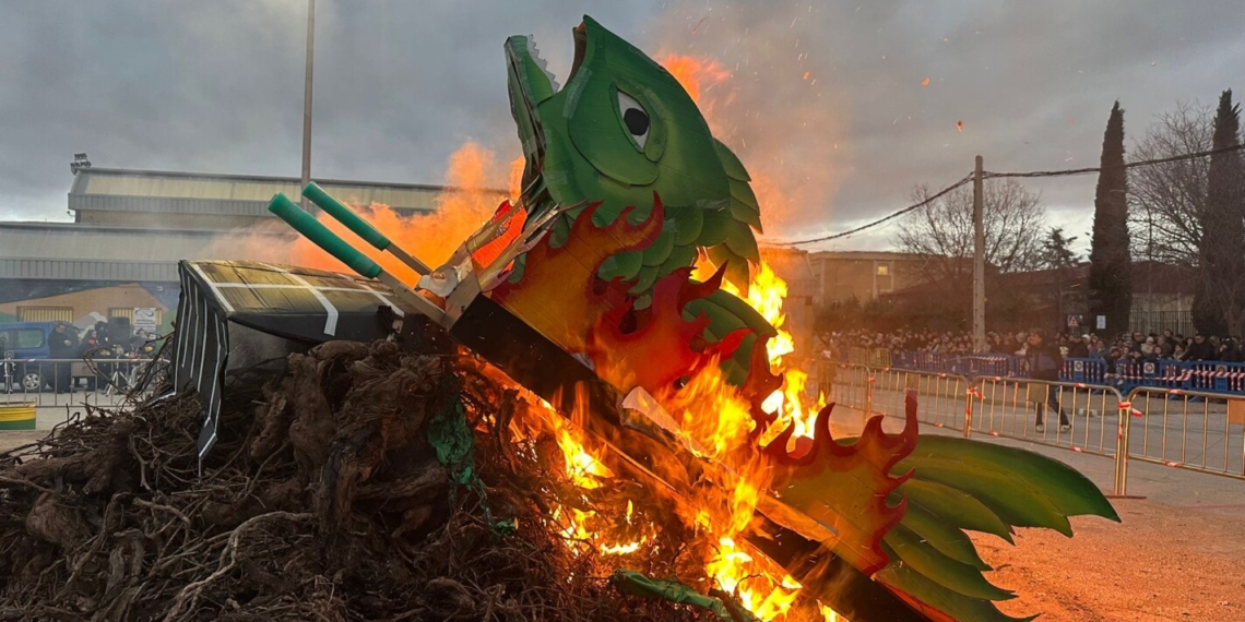 El Carnaval de Tomelloso 2026 se despide con el tradicional Entierro de la Sardina, que gana el Colegio Doña Crisanta en su quinto concurso