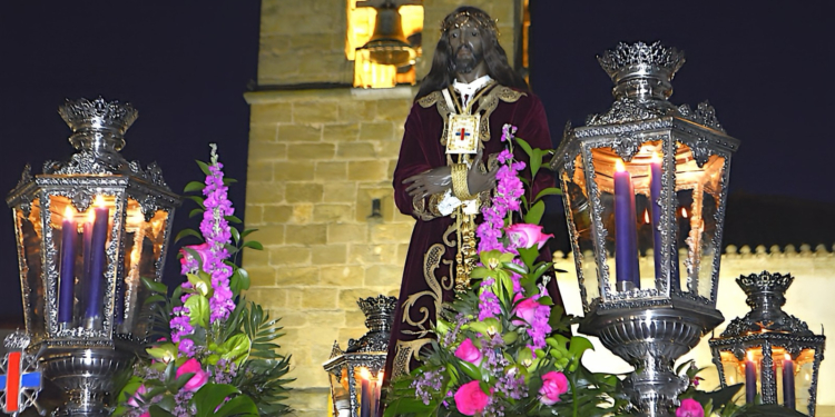 La procesión de «La Presentación» con Jesús de Medinaceli vuelve a emocionar el amanecer del Viernes Santo en Tomelloso
