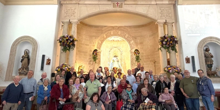 Los mayores de la Fundación Elder y de la Residencia San Víctor viven la oración mariana junto a la Virgen de las Viñas en Pinilla por la Romería 2026