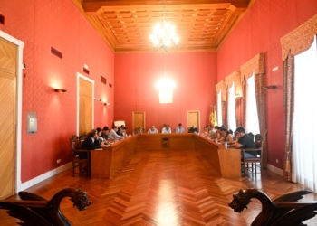 El pleno de Tomelloso evidencia sus diferencias sobre inmigración y rechaza la moción de VOX sobre “prioridad nacional”