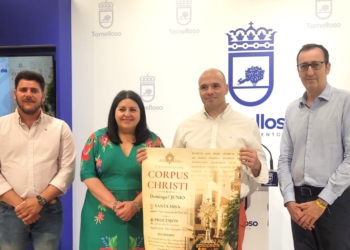 El Corpus Christi recupera las alfombras de sal y volverá a llenar las calles de Tomelloso de balconeras y colgaduras