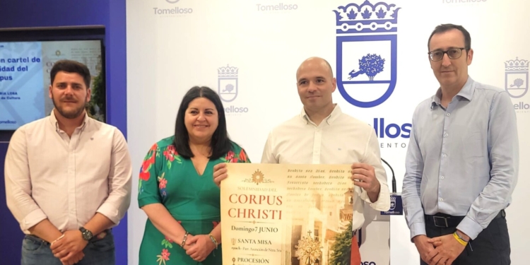 El Corpus Christi recupera las alfombras de sal y volverá a llenar las calles de Tomelloso de balconeras y colgaduras