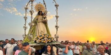 La lluvia respeta el traslado de la Virgen de las Viñas a Tomelloso pero lleva el Voto del alcalde a la Iglesia de la Asunción con un mensaje de esperanza y unidad
