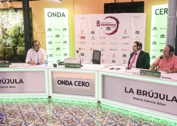 El Mercado de Abastos de Tomelloso se convierte en escenario para el programa «La Brújula» de Onda Cero