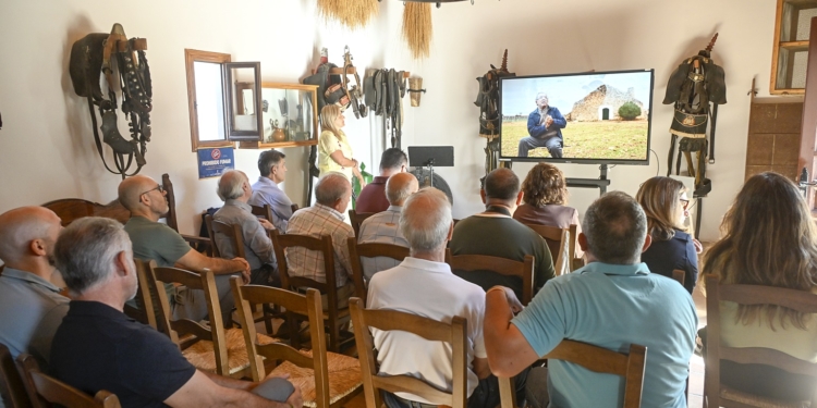 Tomelloso estrena una innovadora sala audiovisual en el Museo del Carro para acercar al visitante la historia de los bombos