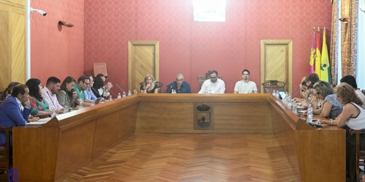 El PSOE lamenta que Javier Navarro “se ocupe más de atacar a la oposición y de los temas nacionales que de trabajar por Tomelloso y los asuntos que son de su competencia”