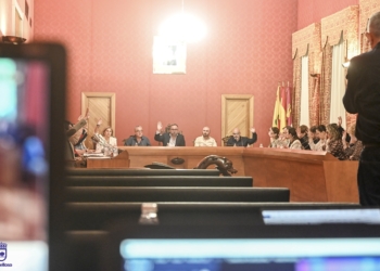 El pleno municipal de Tomelloso aprueba bajadas de tasas para nadadores federados y terrazas de hostelería