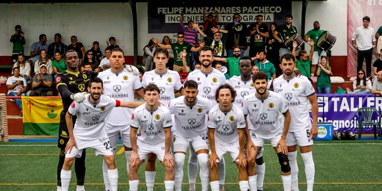 El Atlético Tomelloso suma un valioso punto ante el CD Pedroñeras y continúa líder tras cinco jornadas