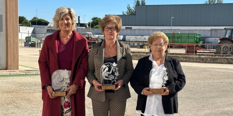 Isabel Cañas, Esther Belló y Luisa María Rodrigo, reconocidas por su trayectoria y compromiso con la tierra en la jornada «Raíces de Mujer, Futuro Rural» de ASAJA Tomelloso